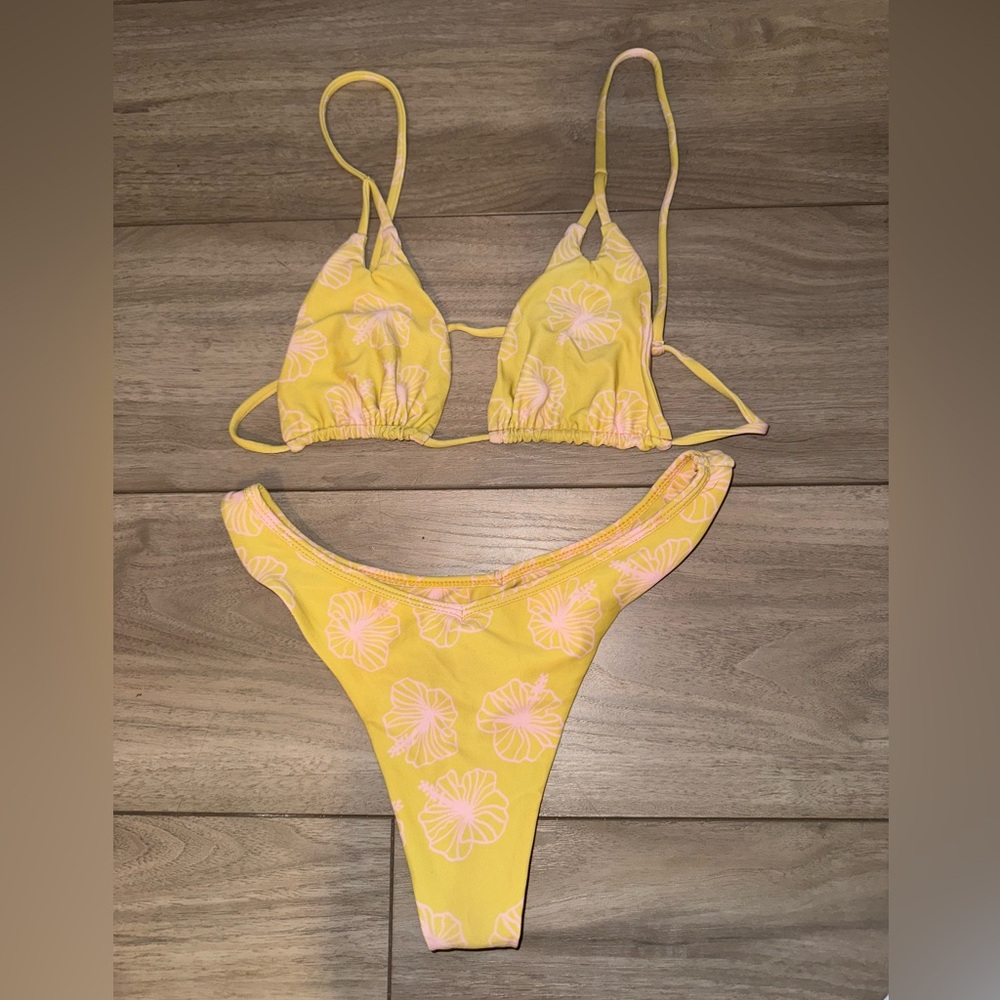 SOLD DONT BUY.    Benoa Swimwear Bikini Set